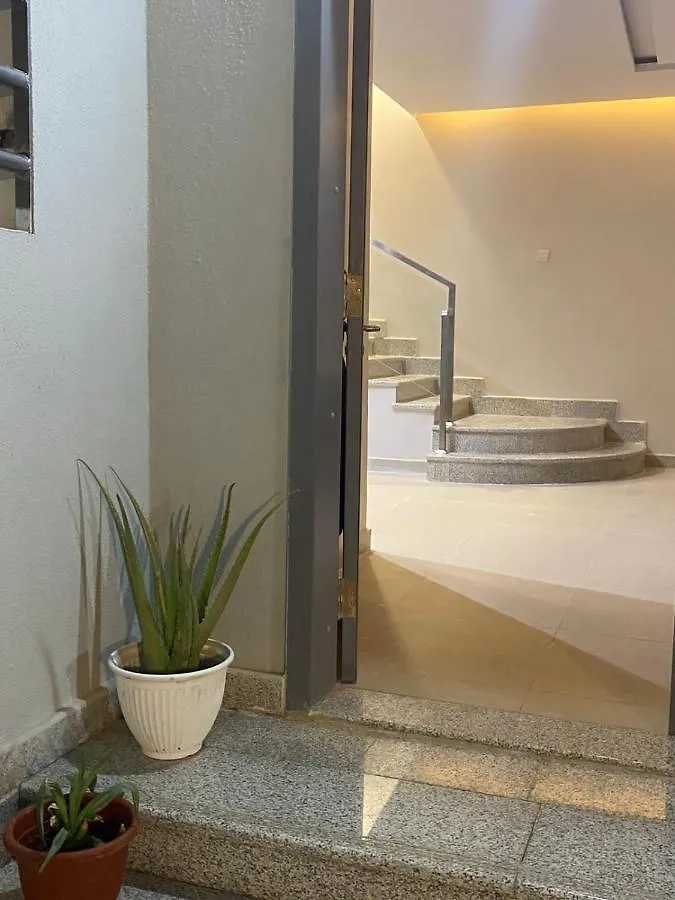 Independent Villa, 3 Floors, 5 Bedrooms, 6 Bathrooms Riyadh Holiday home